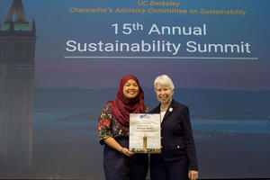 Chancellor Christ give 2018 Sustainability Summit Award to Anamina Shofry